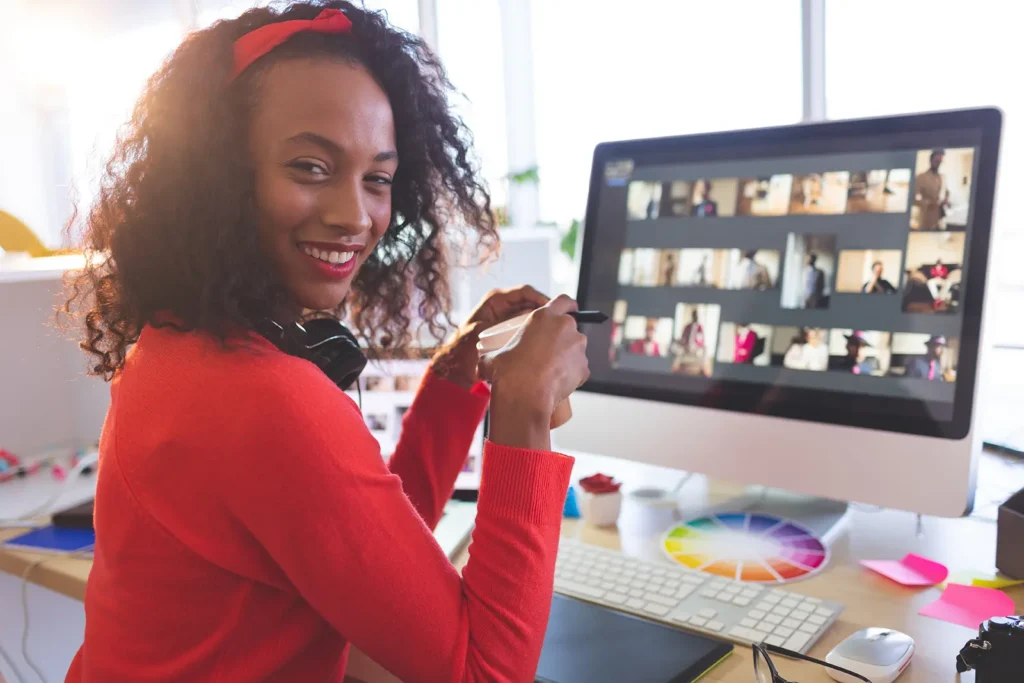 Content-Creator bei der Videobearbeitung